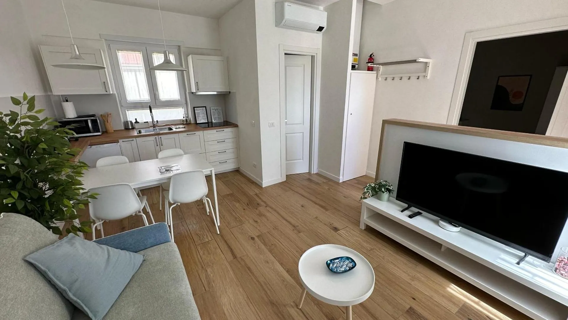 Casa Vacanze Leone Rome 0*,  Italy